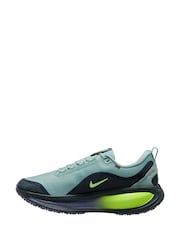 Nike Green Vomero 18 GORE-TEX Running Trainers - Image 2 of 4