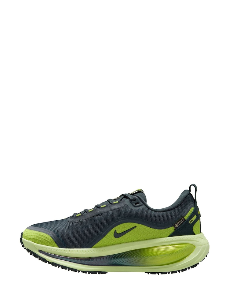 Nike Green Vomero 18 GORE-TEX Waterproof Road Running Trainers - Image 2 of 4 Nike Green Vomero 18 GORE-TEX Waterproof Road Running Trainers - Image 2 of 4