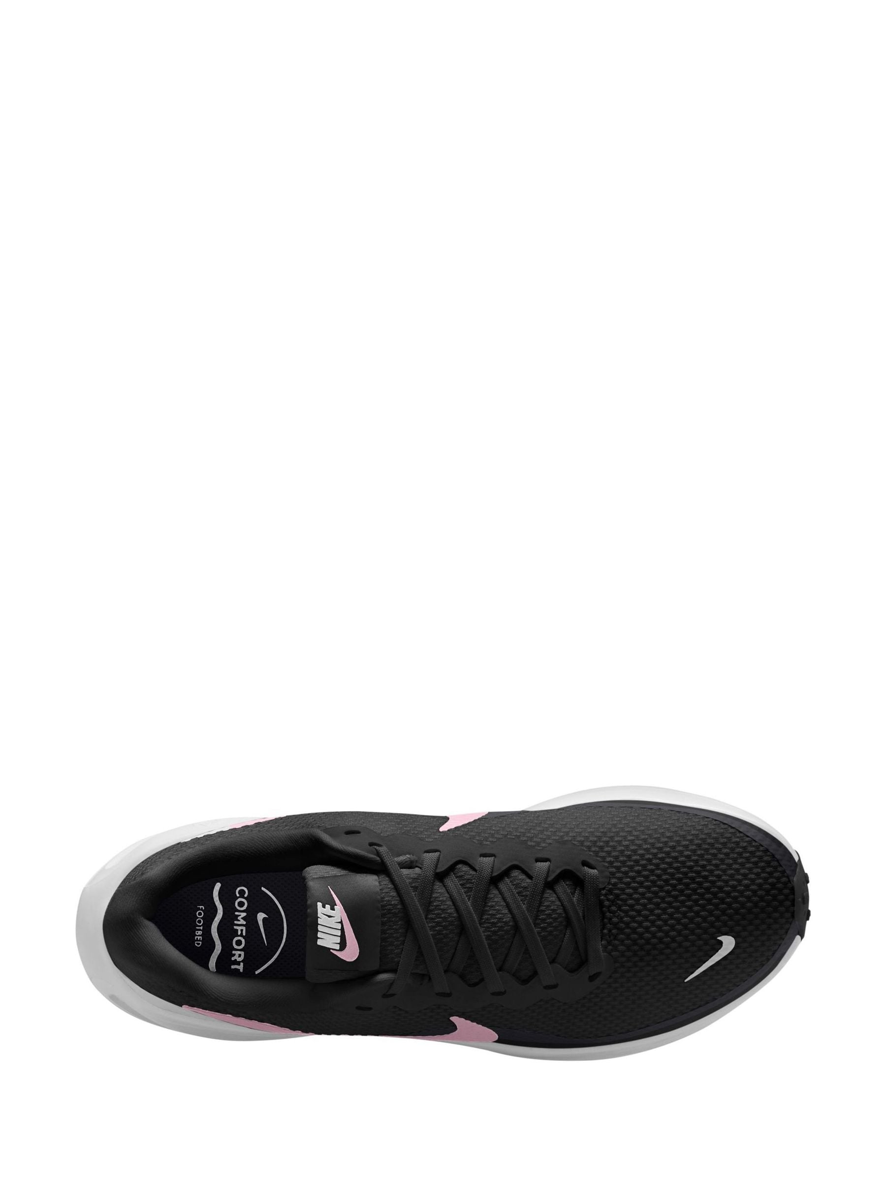nike revolution 5 women's running shoes on feet