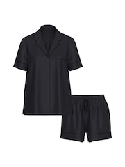 Ensemble pyjama Victoria's Secret avec short en satin - Image 3 de 3