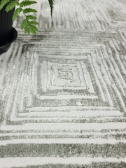 Green Kuza Portrait Lustre Rug - Image 4 of 6