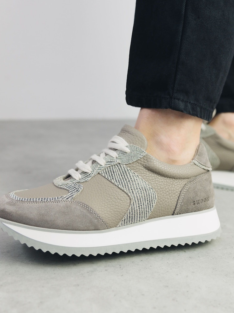Moda in Pelle Eager Runner Style Leather White Trainers - Image 1 of 4