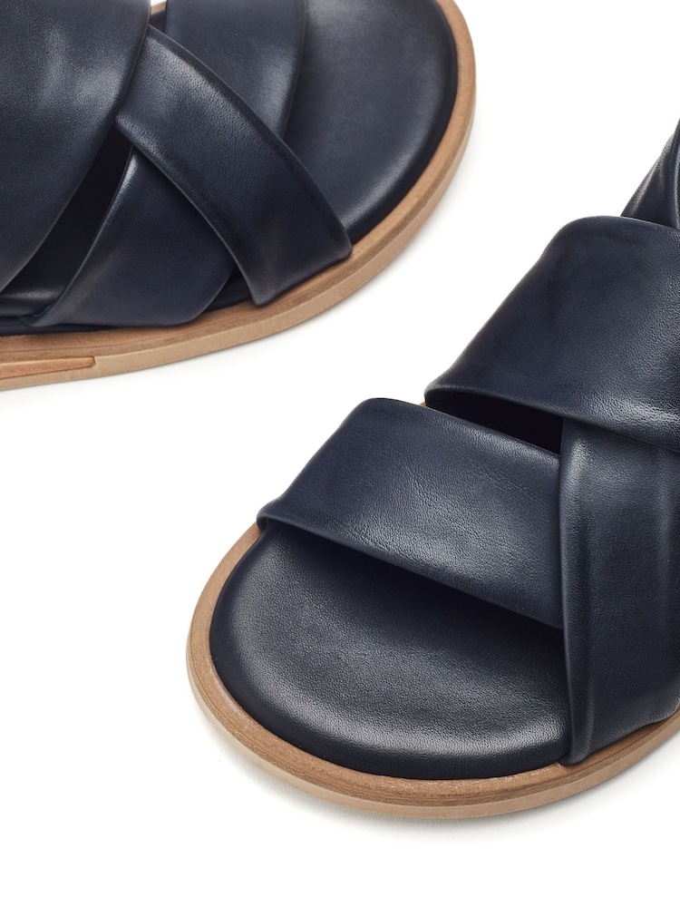 Azul - Moda in Pelle azul sobre Sandals de couro com tira cruzada macia e microanca - Imagem 5 de 5