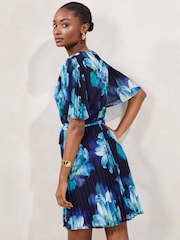 Azul marino - Vestido recto plisado con estampado floral de Lipsy - Imagen 4 de 4