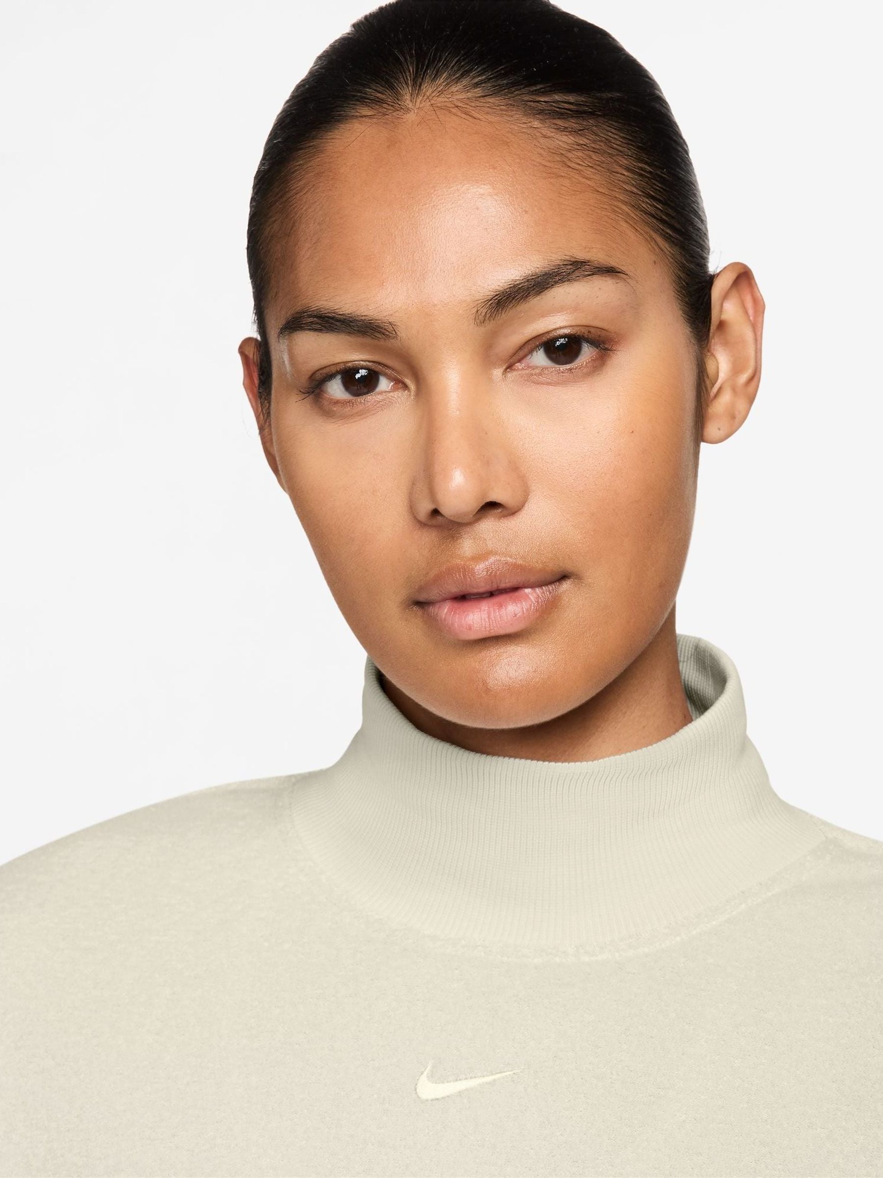 nike sportswear essential fleece mock neck sweatshirt