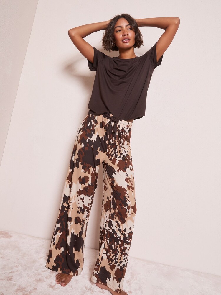 Friends Like These Cow Print Nightwear Set - Image 2 of 4
