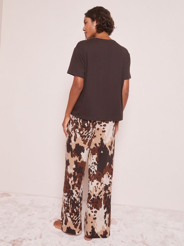 Friends Like These Cow Print Nightwear Set - Image 4 of 4