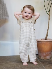 Бежевый - The Little Tailor Baby Green Woven Dungaree and T-Shirt Set - Изображение 1 из 9