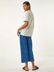 Roman Trim V-Neck T-Shirt - Imagen 3 de 5