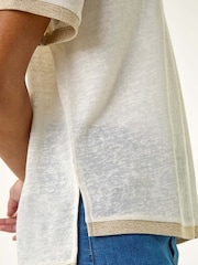 Roman Trim V-Neck T-Shirt - Imagen 5 de 5