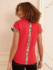Love & Roses Red Leopard Print Trim V-Neck Jersey T-Shirt - Image 4 of 4