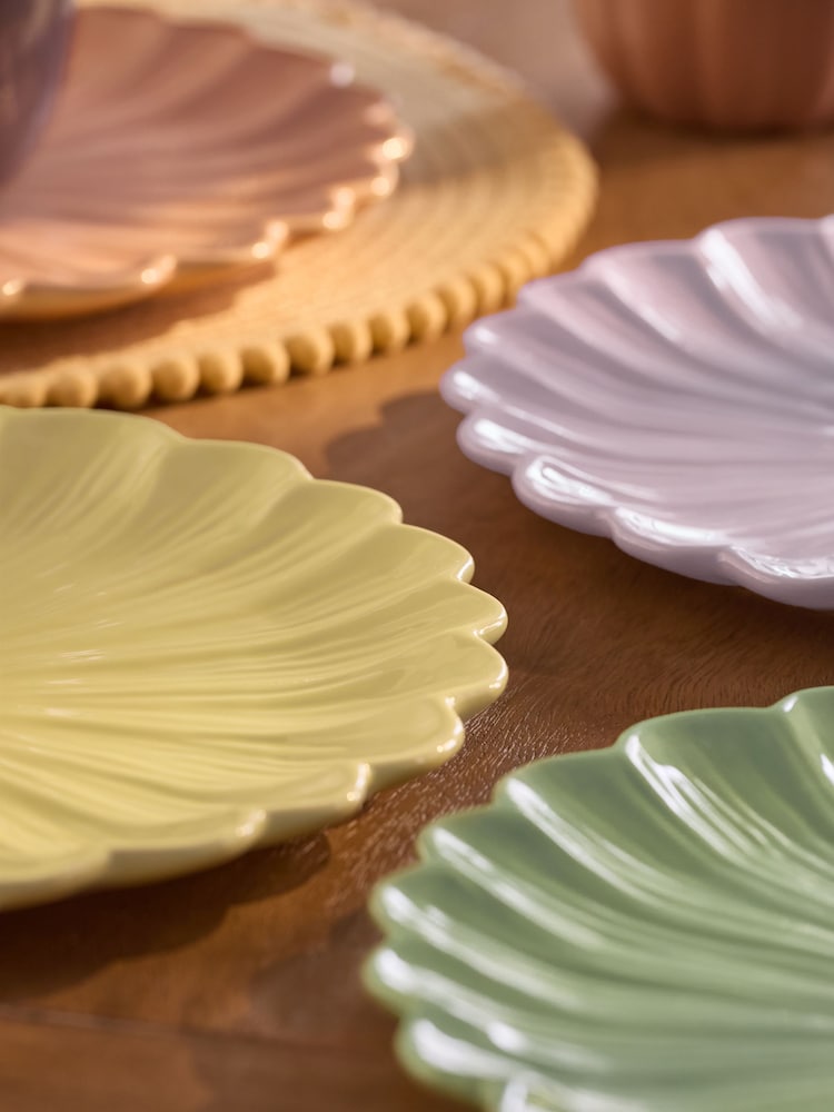 Set of 4 Pastel Flower Dinner Plates - Image 2 of 3 Set of 4 Pastel Flower Dinner Plates - Image 2 of 3