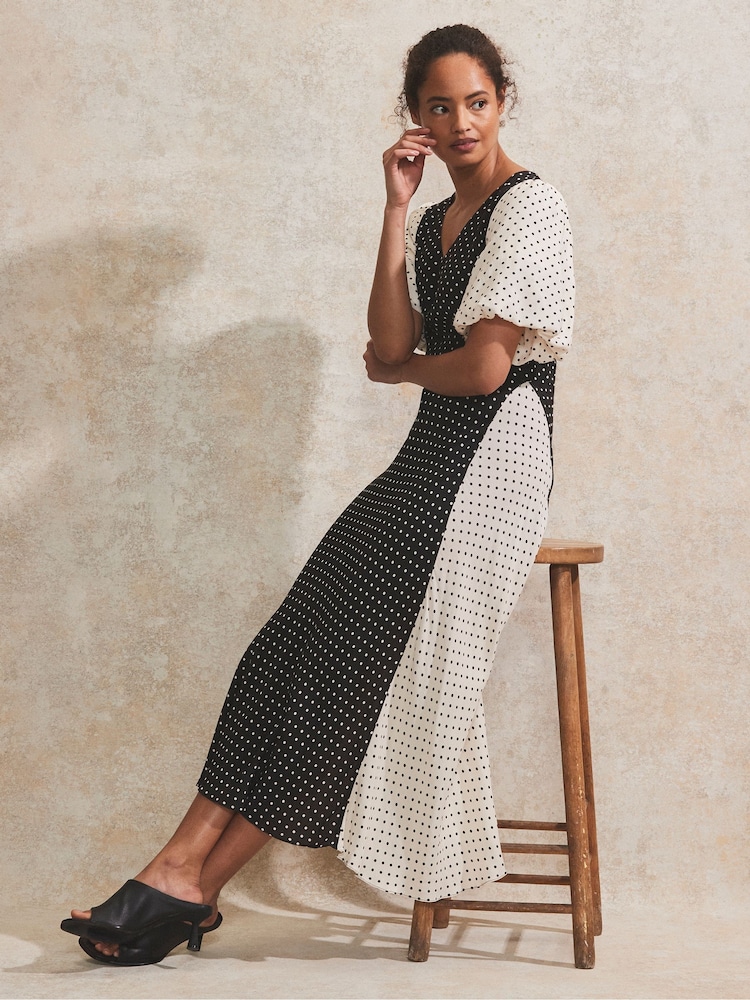 Ro&Zo Black Petite Contrast Spot Midi Dress - Image 1 of 4