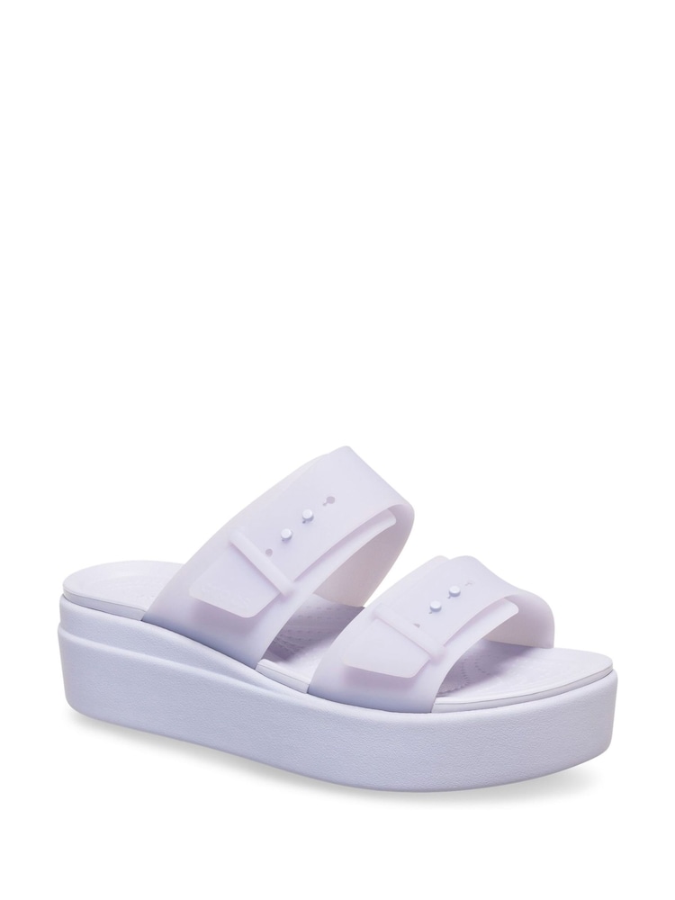 Morado - Crocs Brooklyn Buckle Bajo Wedge Sandals - Imagen 2 de 5 Morado - Crocs Brooklyn Buckle Bajo Wedge Sandals - Imagen 2 de 5