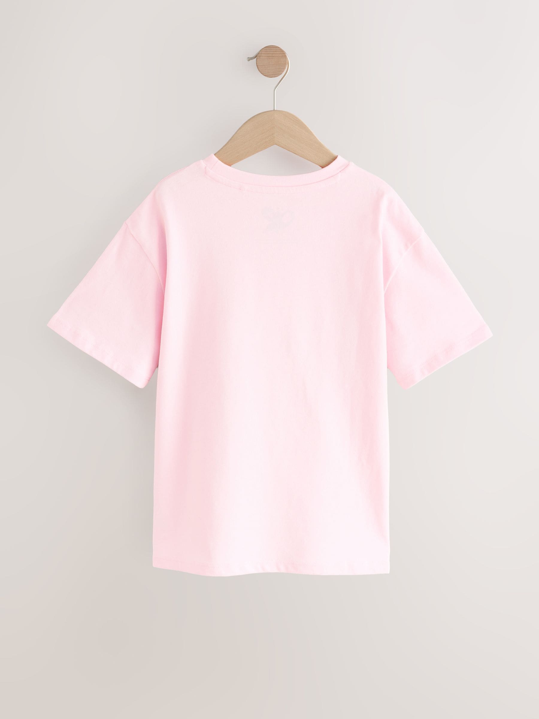 Next：日本 ピンク - オーバーサイズ Olivia Rodrigo Tシャツ（3～16