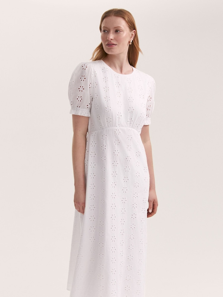 Finery Mela Cotton Broderie Midi Tea Dress - Imagen 2 de 4 Finery Mela Cotton Broderie Midi Tea Dress - Imagen 2 de 4