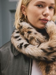 Leopard Faux Fur Stole Scarf - Image 3 of 7