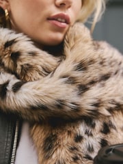 Leopard Faux Fur Stole Scarf - Image 4 of 7