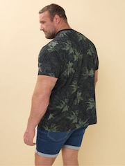 أخضر - BadRhino Big & Tall Camouflage Leaf Print 100% Cotton T-Shirt - صورة 3 من 6