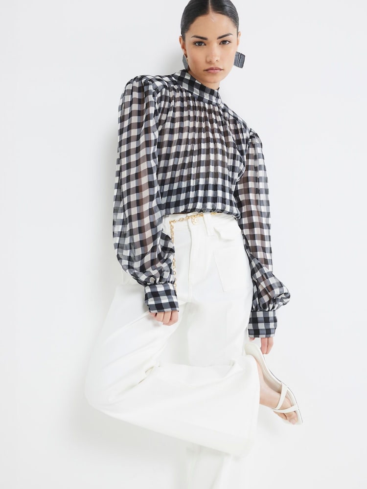 River Island White Petite High Rise Relaxed Flare Jeans - Image 4 of 4