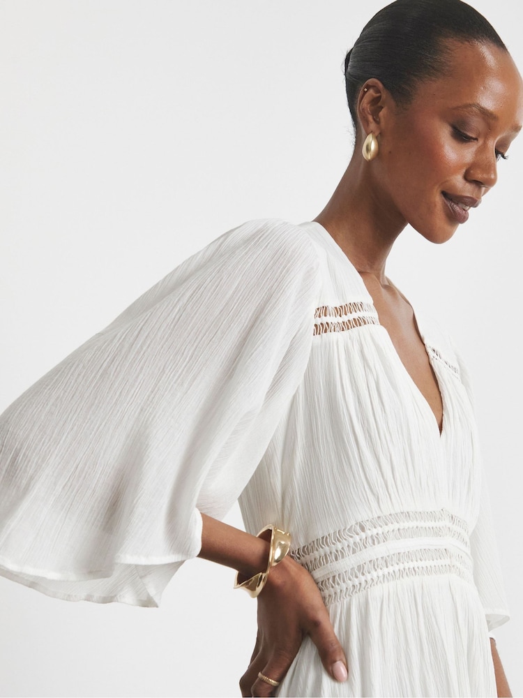 Vestido blanco en tejido arrugado con detalles de Joanna Hope - Imagen 4 de 4 Vestido blanco en tejido arrugado con detalles de Joanna Hope - Imagen 4 de 4