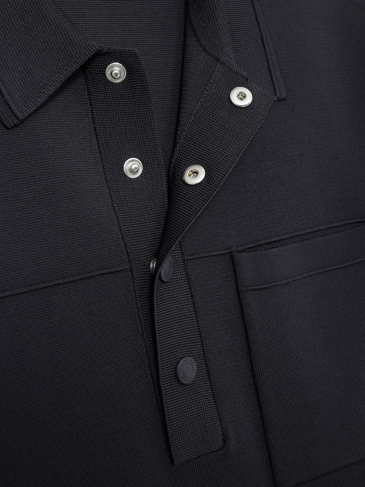 Marineblau - Reiss Blinker Press-Stud Seam-Detail Polo Shirt - Bild 6 von 6 Marineblau - Reiss Blinker Press-Stud Seam-Detail Polo Shirt - Bild 6 von 6