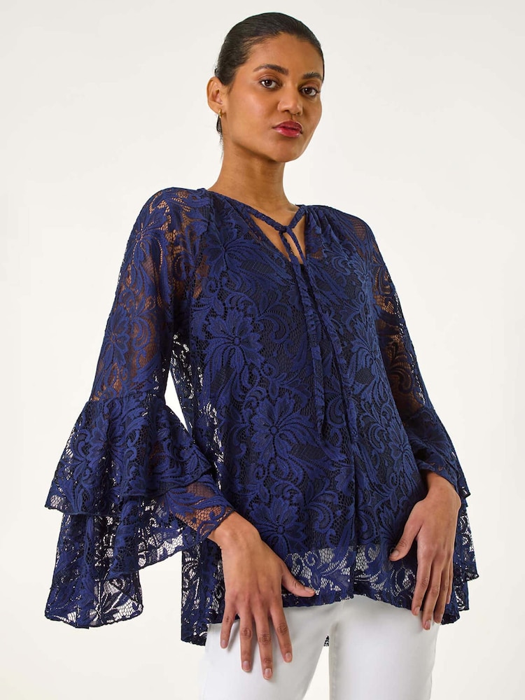 Roman Tie Neck Lace Detail Top - Bild 1 von 5