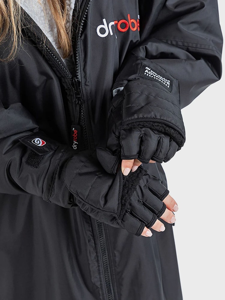 dryrobe Black Thermal Gloves - Image 2 of 4 dryrobe Black Thermal Gloves - Image 2 of 4
