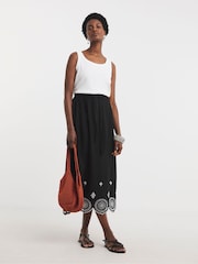 JD Williams Black Contrast Broderie Scalloped Hem Maxi Skirt - Image 4 of 4