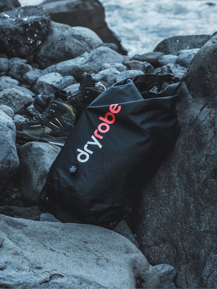dryrobe Black V3 Dryrobe Compression Bag - Image 7 of 7 dryrobe Black V3 Dryrobe Compression Bag - Image 7 of 7