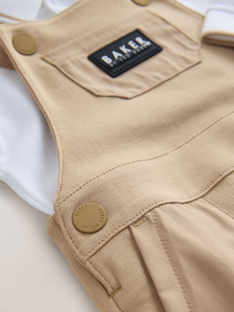 Baker by Ted Baker Stone Dungaree and Polo Shirt Set - Imagem 7 de 7 Baker by Ted Baker Stone Dungaree and Polo Shirt Set - Imagem 7 de 7