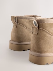 Camurça Taupe Neutral - Botas Forever Comfort ® com forro de pele sintética e repelente à água - Imagem 3 de 5