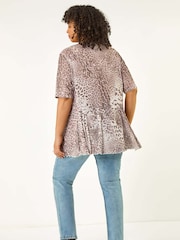 Roman Natural Curve Animal Print Hanky Hem T-Shirt - Image 3 of 5