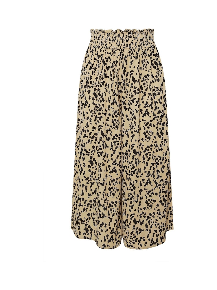 Yours Curve Natural Shirred Asymetric Hem Cropped Trousers - Image 5 of 5 Yours Curve Natural Shirred Asymetric Hem Cropped Trousers - Image 5 of 5