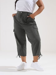 Schwarz - Yours Curve Woven Cargo Cropped 100% Cotton Trousers - Bild 1 von 5