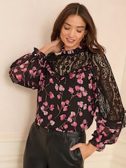 Estampa floral preta - Love & Roses Crew Neck Lace Yoke Long Sleeve Blouse - Imagem 1 de 4