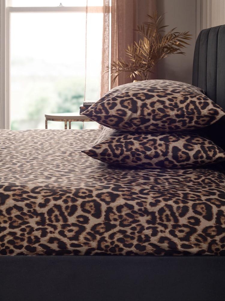 طقم شرشف سرير بأستك وغطاء وسادة ممشط - صورة 2 من 3 طقم شرشف سرير بأستك وغطاء وسادة ممشط - صورة 2 من 3