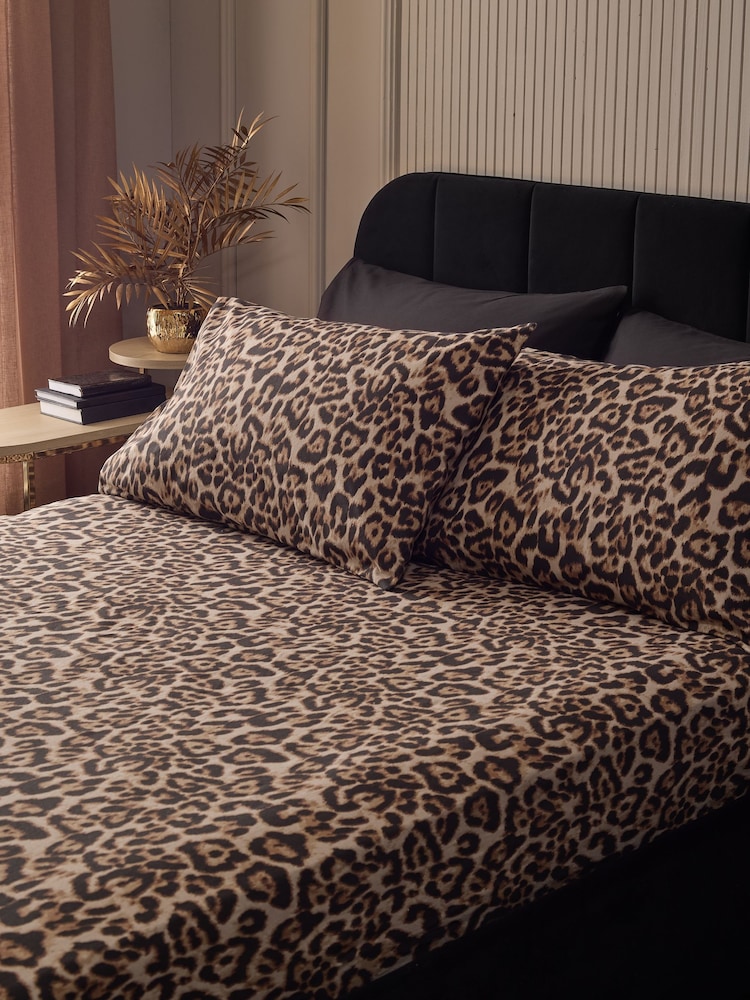 طقم شرشف سرير بأستك وغطاء وسادة ممشط - صورة 3 من 3 طقم شرشف سرير بأستك وغطاء وسادة ممشط - صورة 3 من 3