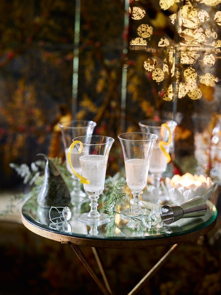 Oka Set of 4 Ranelagh Champagne Flutes - Image 1 of 2