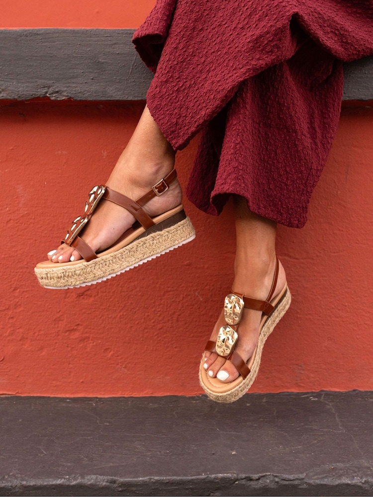 Braun - Novo SASKIA Hardware Detail Espadrille Flatform Sandals - Bild 1 von 6 Braun - Novo SASKIA Hardware Detail Espadrille Flatform Sandals - Bild 1 von 6