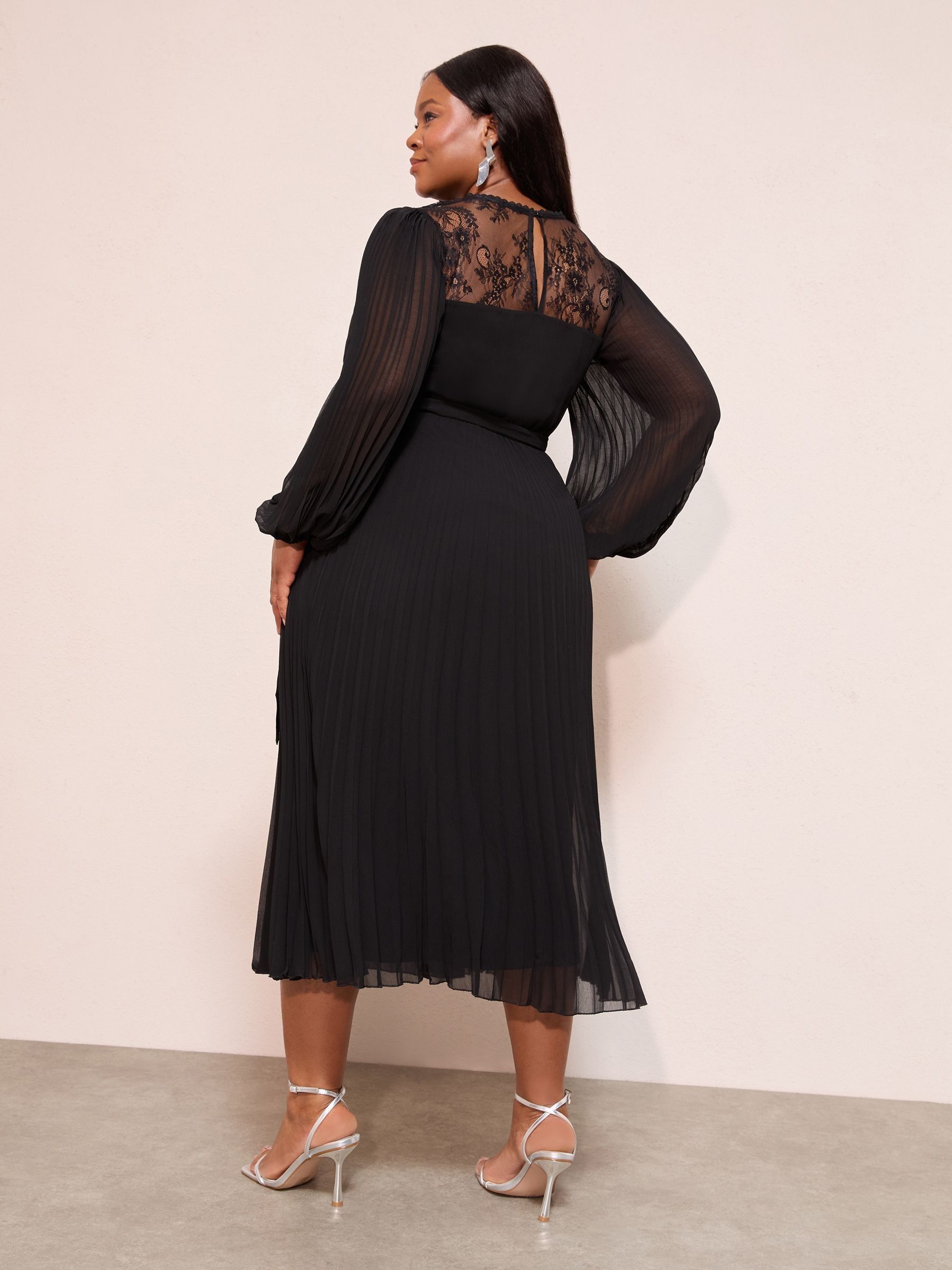 Yoke Lace Volume Dress laubeblanc Smocking Lace Volume Dress