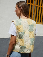 Threadbare Yellow Floral Print Patchwork Reversible Quilted Gilet - Image 2 of 4