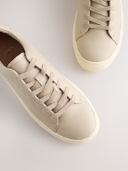 Natural Minimal Trainers - Image 3 of 5