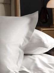 White Collection Luxe 800 Thread Count Egyptian Cotton Sateen Duvet Cover and Pillowcase Set - Image 3 of 4