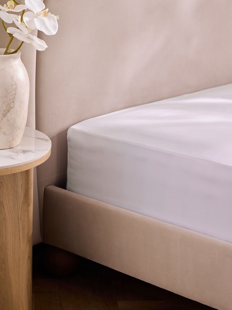 White Collection Luxe 800 Thread Count Egyptian Cotton Sateen Extra Deep Fitted Sheet - Image 1 of 3 White Collection Luxe 800 Thread Count Egyptian Cotton Sateen Extra Deep Fitted Sheet - Image 1 of 3