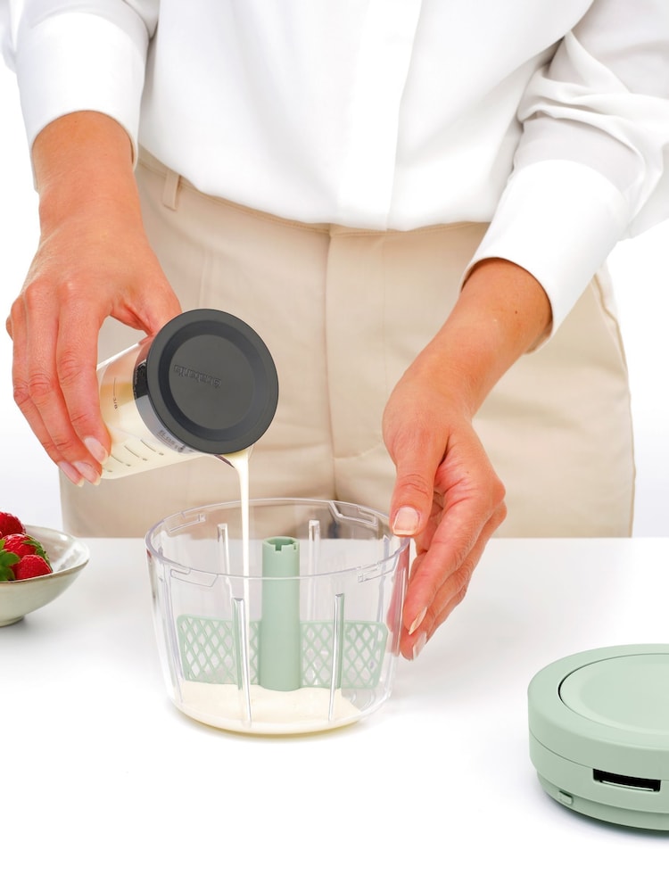 Brabantia Jade Green Tasty+ Manual Food Chopper - Image 6 of 6