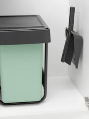 Brabantia Dark Grey SinkSide Dust Pan and Brush Set with Comb - Image 6 of 6