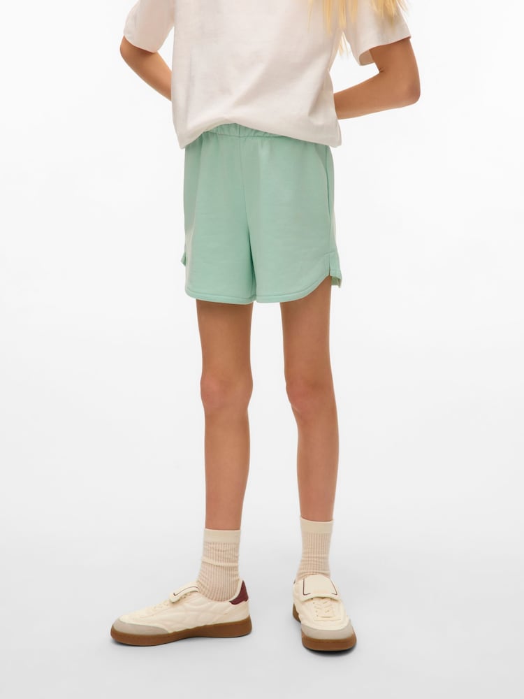 VERO MODA Girls Green Mid Rise Jersey Sweat Shorts - Image 1 of 4 VERO MODA Girls Green Mid Rise Jersey Sweat Shorts - Image 1 of 4