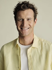 Charles Tyrwhitt Yellow Slim Fit Slim Fit Plain Short Sleeve Pure 100% Linen Shirt - Image 2 of 3