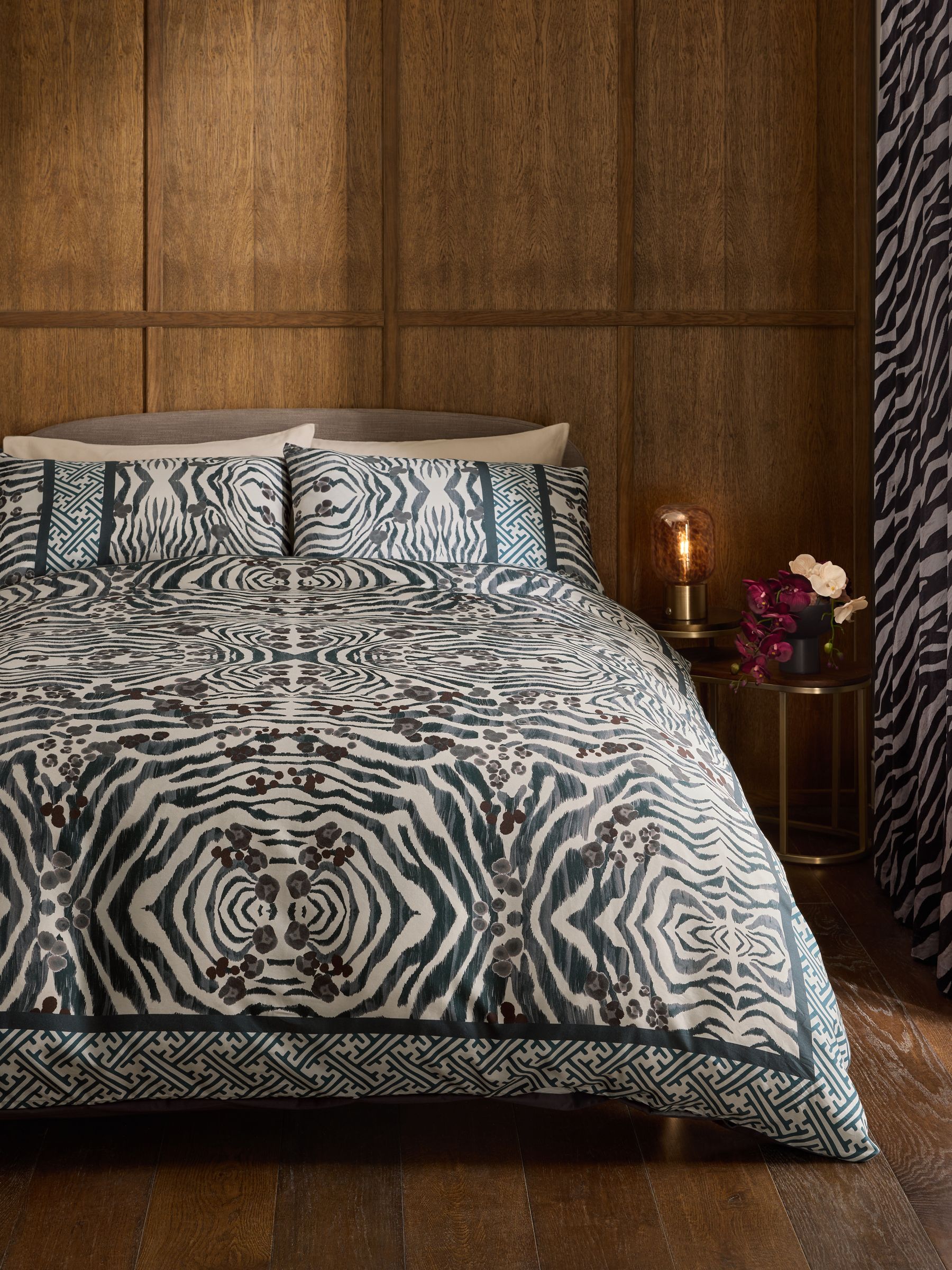 Buy Monochrome 200TC 100% Cotton Sateen Mono Zebra Collection Luxe